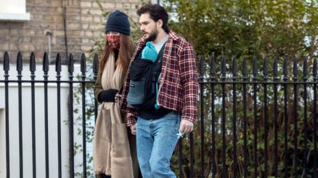 Кит Харингтън за бащинството и живота с Роуз Лесли