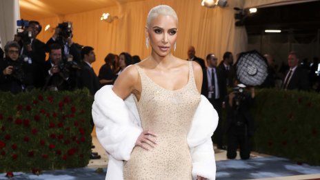 Вместо KKW Beauty, SKKN BY KIM: Ким Кардашян с нова козметична линия