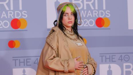 Били Айлиш: Не съм напълняла, такава съм си!