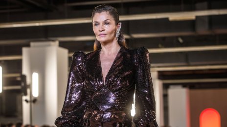 Хелена Кристенсен показа перфектно тяло в модно издание