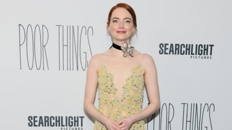 Ема Стоун е обратно на червения килим и отново е с червена коса