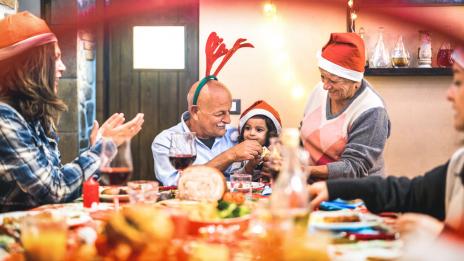 Според зодията: Кой ще предизвика драма на празничната сбирка?