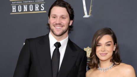 Красива булка – Хейли Стайнфелд се омъжи за звезда на НФЛ
