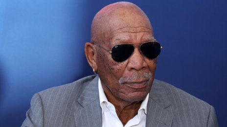 Зловещата причина Морган Фрийман винаги да носи златни обеци