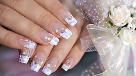 Маникюр за лятото: 7 идеи за ослепителен френски стил