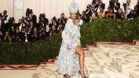 Риана се сдоби с имение за 14 милиона долара