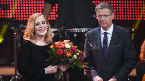 Адел тайно плаче преди и след концертите си в Лас Вегас