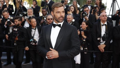 Съдят Рики Мартин за над 3 милиона долара