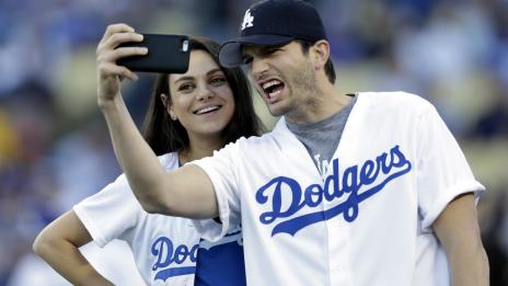 Аштън Къчър и Мила Кунис със своя марка вино