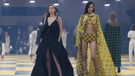 Мохамед Хадид: Да си баща на Джиджи и Бела е огромно бреме