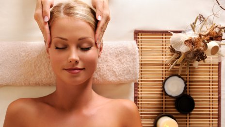 Лицев масаж – ползи и как да го правим у дома