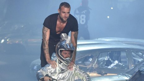 Бебешки плач в дома на Филип Плейн през новата 2022 г.