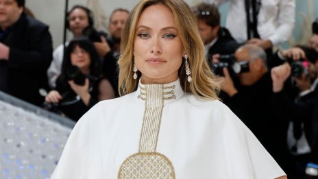 Моден гаф: Оливия Уайлд и Маргарет Джан се появиха в една и съща рокля на Met Gala