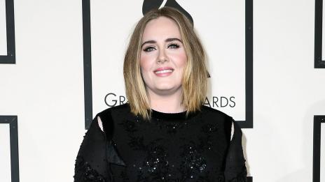 Адел загуби баща си, с когото дълги години не общуваше