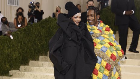 Бременна ли е Риана?