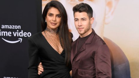 Семейна почивка - Ник, Приянка и малката Малти се наслаждават на лятото