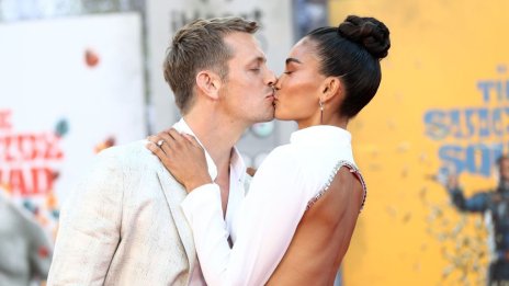 Звездна сватба: Ангелът на Victoria’s Secret Кели Гейл се омъжи за актьора Джоел Кинаман