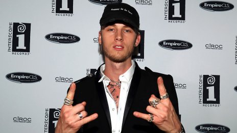Machine Gun Kelly на червения килим: Не с Меган, а с другата важна дама в живота си