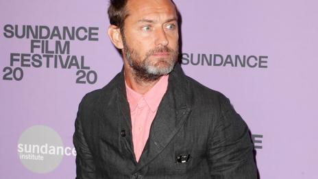 Многодетният плейбой: Джуд Лоу ще става баща за шести път