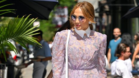 Дженифър Лопес посрещна Нова година с перфектната рокля