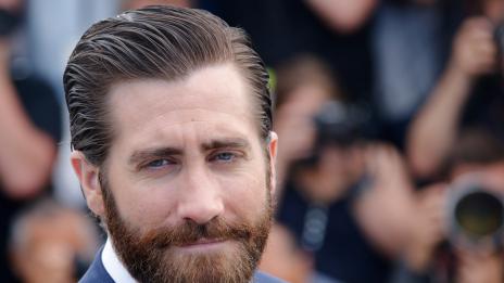 Джейк Джилънхол рискува живота си заради куче