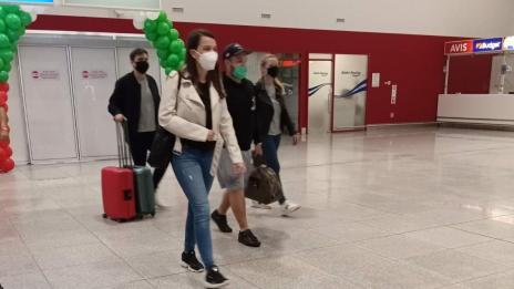 Празнично посрещнаха първите за сезона редовни и чартърни полети на &bdquo;България Еър&ldquo; до Бургас