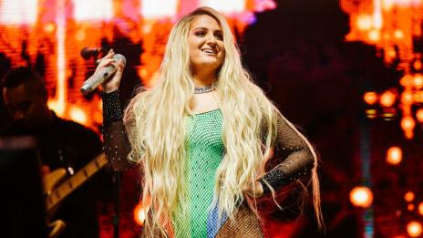 Като две капки вода: Меган Трейнър и бебето Райли