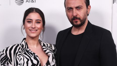 Хазал Кая показа бебето си, подкрепи бременни и родилки в Турция