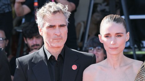 Романтика във Венеция - Хоакин Финикс и Руни Мара с рядка поява на червения килим