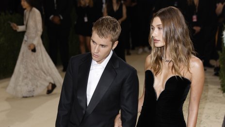 След хоспитализацията, Хейли Бийбър на разходка с Джъстин