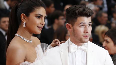 Семейство Джонас посрещнаха пролетта в Индия