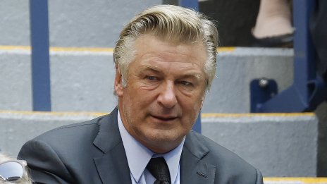 Алек Болдуин почете паметта на Халина Хътчинс, но се сдоби с критики