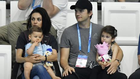 Аштън Къчър се уплашил, че Мила Кунис му изневерява