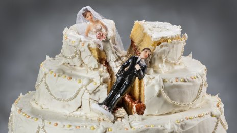 3 непростими лъжи, които държат хората заседнали в нещастни бракове с години