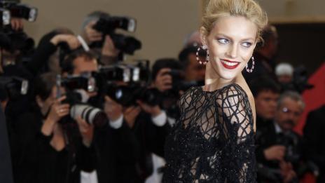 Градски стил: прозрачната пола