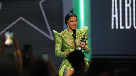 Карди Би: Бях сексуално тормозена по време на фотосесия