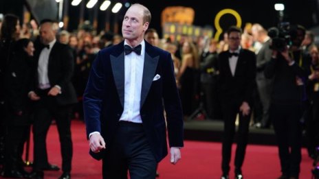 Принц Уилям засечен в кръчма без Кейт Мидълтън