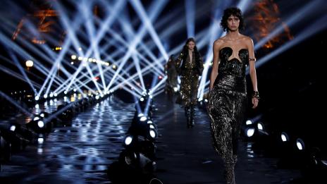 Мода ли? Не, това е истински рок концерт с легенди