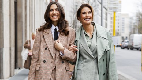 Тери Хачър и дъщеря ѝ изглеждат като сестри в еднакви тоалети