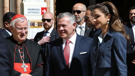 Двоен деним – кралица Рания и нейната снаха със сходен стил 