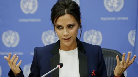 Виктория Бекъм с вдъхновение от 70-те за новата си колекция 