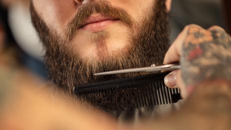 Азис се раздели с гъстата си брада