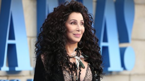 Близки до Шер: Тя не е готова за сватба