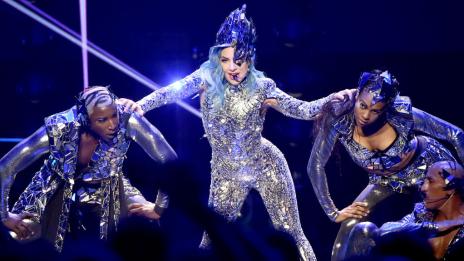 Лейди Гага със световно турне