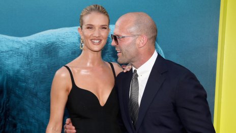 Джейсън Стейтъм и Роузи на романтичен гръцки остров