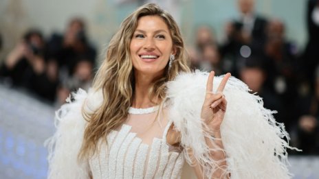 Жизел Бюндхен се съблече по бански един месец след раждането