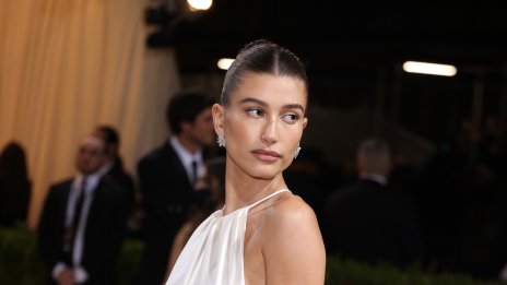 Хейли Бийбър коментира слуховете за бременността ѝ