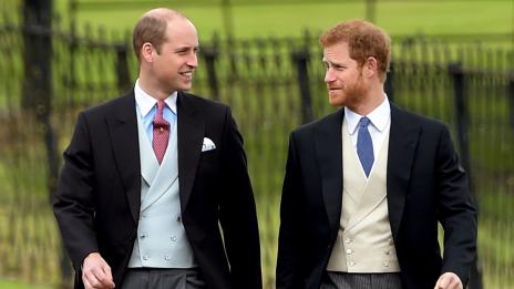 Принц Уилям разочарован от отношението на Хари към кралицата