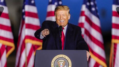 Бившият модел Ейми Дорис обвини Доналд Тръмп в сексуално посегателство