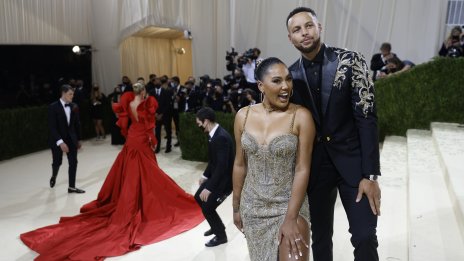 Аиша Къри след отслабването с 15 кг: Опитвам се да се чувствам добре в кожата си